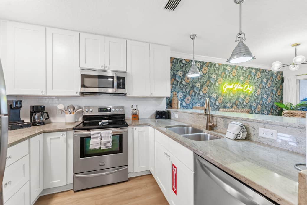 Kitchen + Good Vibes Only