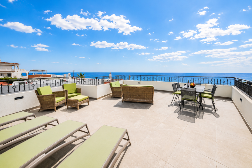 Villa Oceano by Indigo: Roof top terrace with ocean view Villa Oceano by Indigo: Roof top terrace with ocean view
