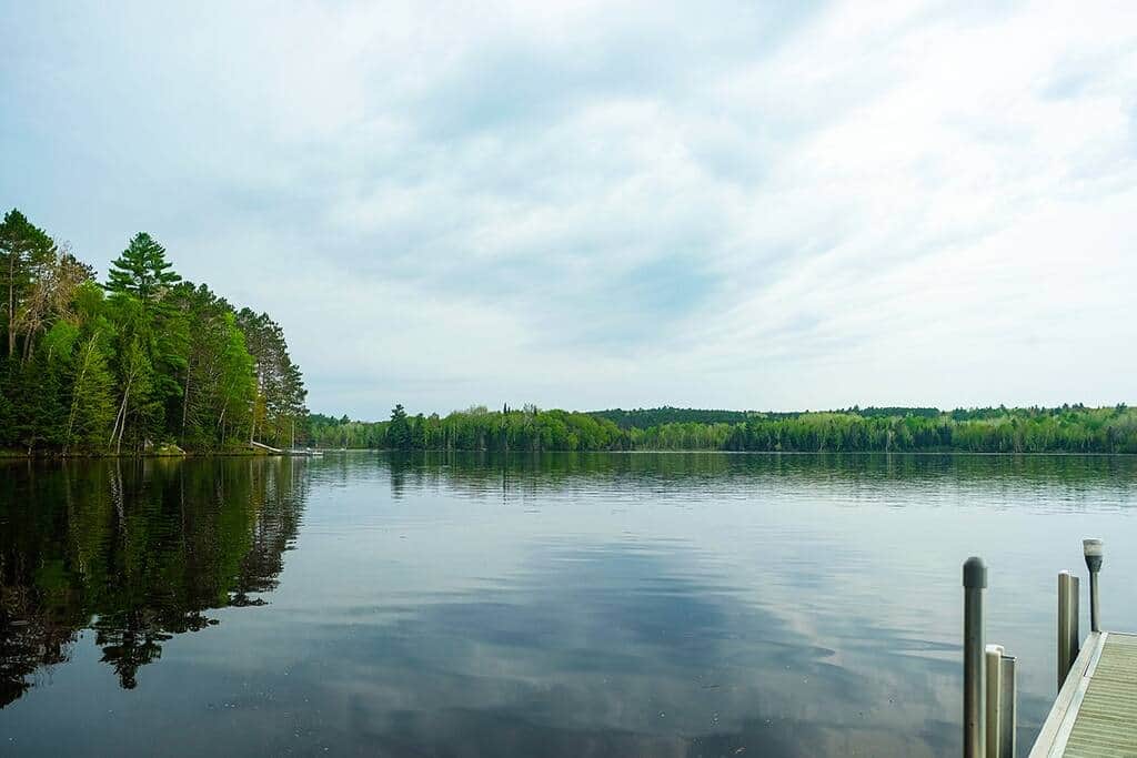 Quaint Clam Lower Clam Lake Vacation Home in Clam Lake