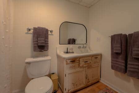 Downstairs King suite full bath.