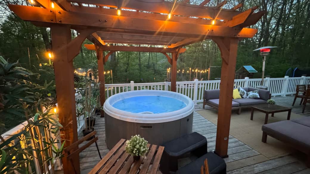 Hot Tub CM Hot Tub CM