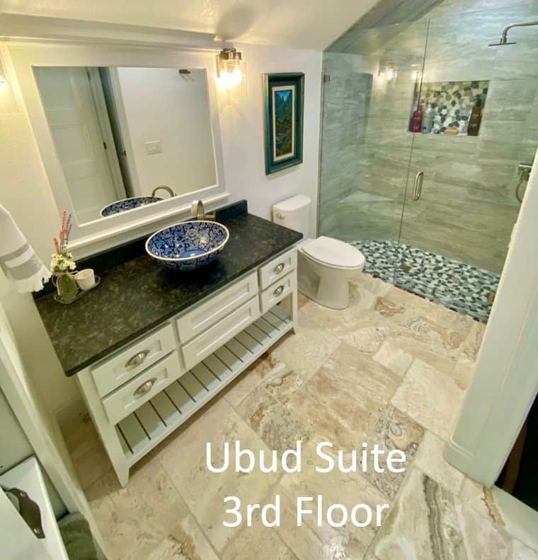 Private bathroom for Ubud Suite