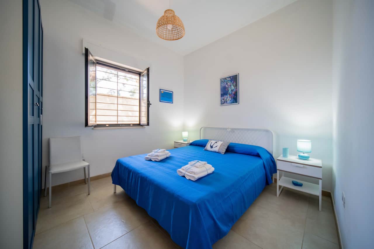 Camera matrimoniale blu mare vacanza puglia casa campomarino relax sole