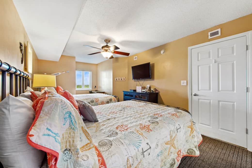 Twin - Bedroom   2