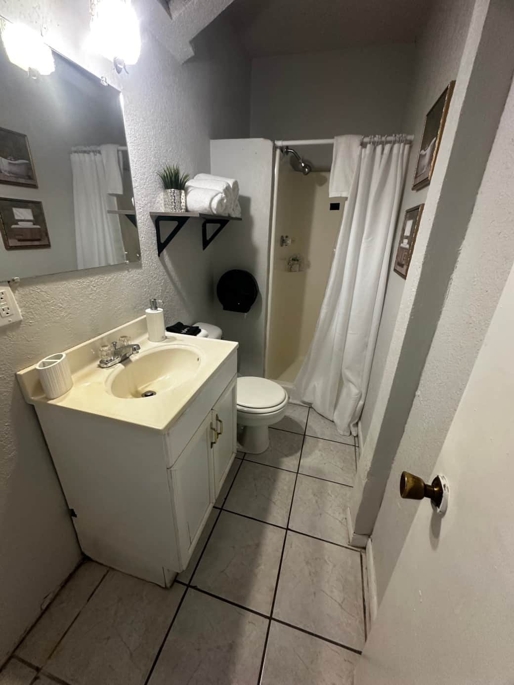 Complete bathroom with all amenities for short or long stays. 