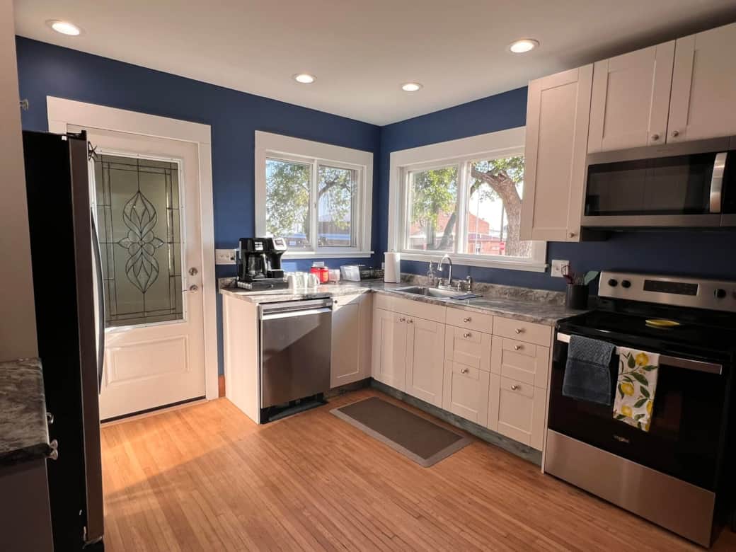 Fully Updated Kitchen Fully Updated Kitchen