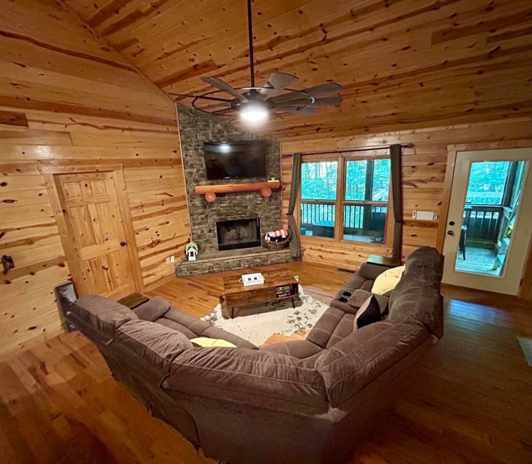 Smart TV, recliner sofa, board games, wood burning fireplace