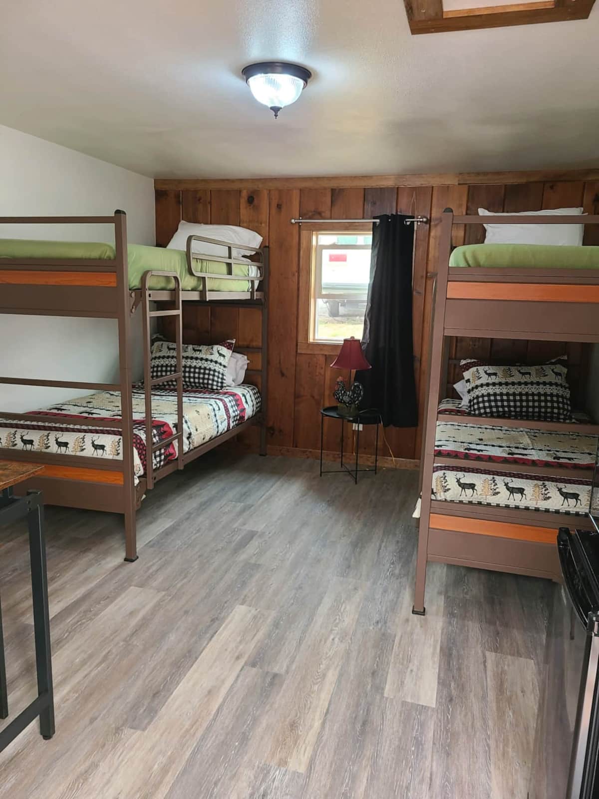 Eagle Rock Resort Cabins 2 or 3 Two Bunk Beds Bungalow in Yakima