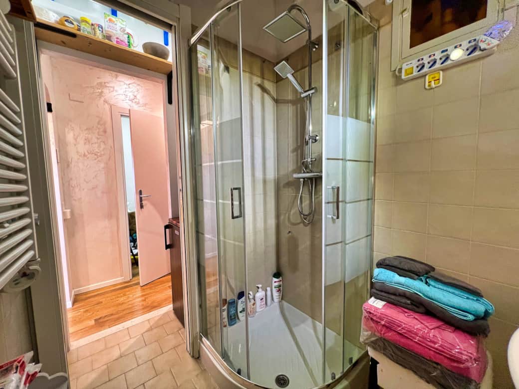 Beb-bed-and-breakfast-milano-centro-citta-milan-city-centre-brera-moscova-garibaldi-eco-budget-stay-