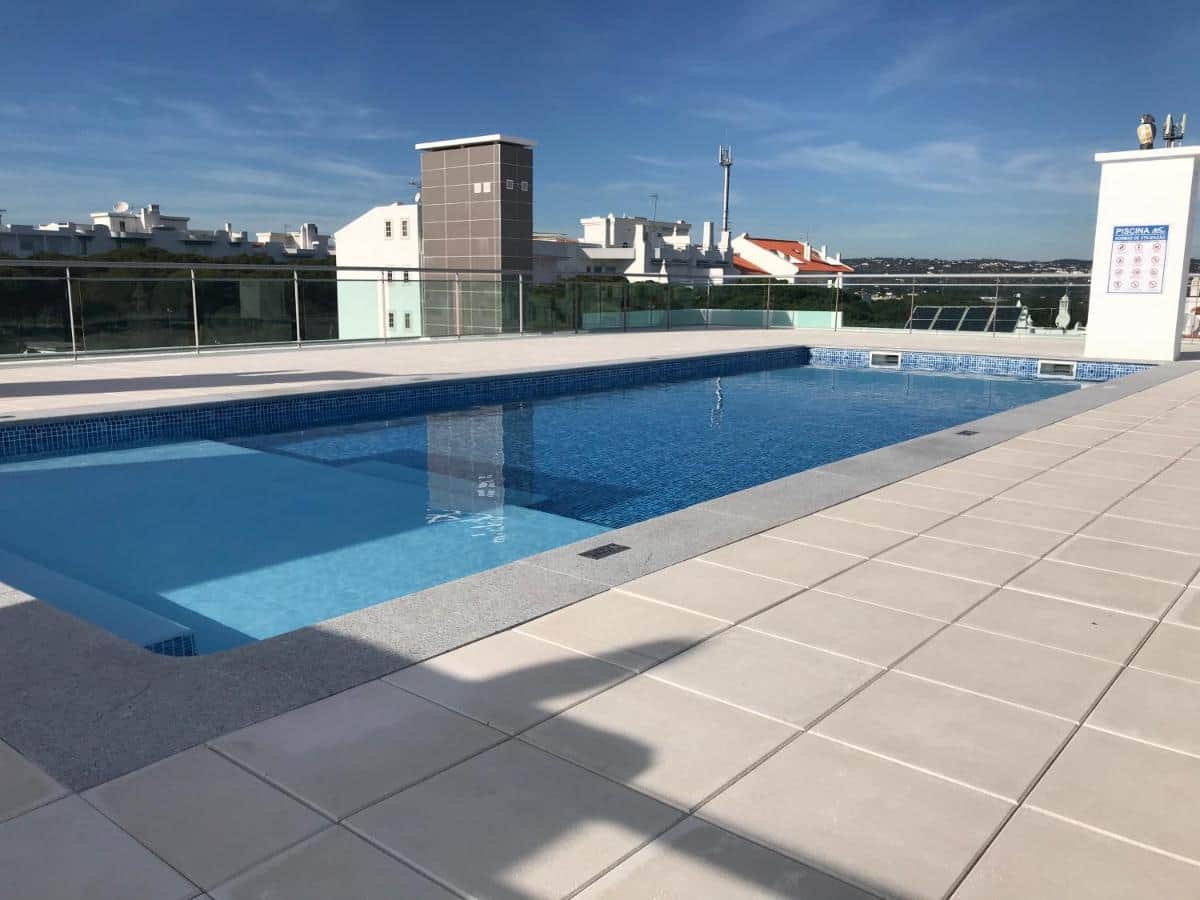 AT10 Roof Top Pool