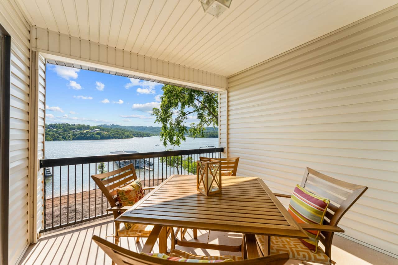 Deck off of kitchen
