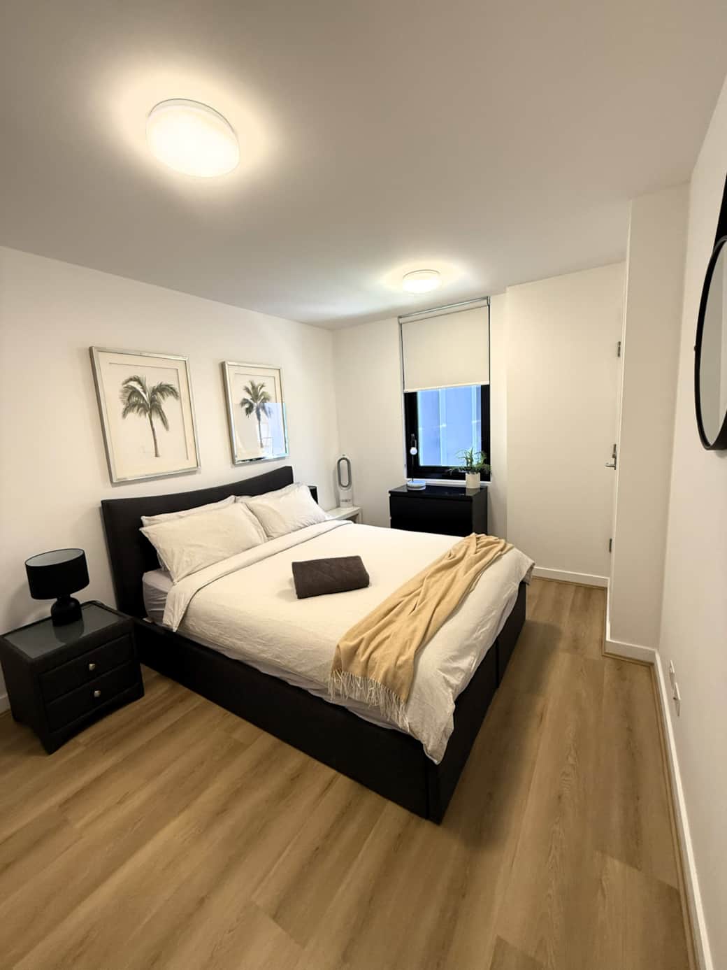 Master bedroom with queen bed and direct access to balcony Master bedroom with queen bed and direct access to balcony