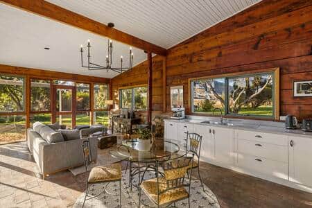 Living / Dining Living / Dining