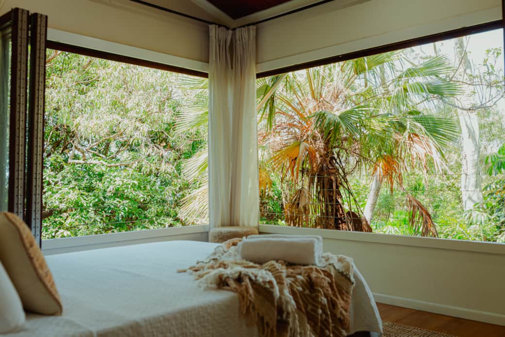 Main Bedroom With Rainforest Views Main Bedroom With Rainforest Views