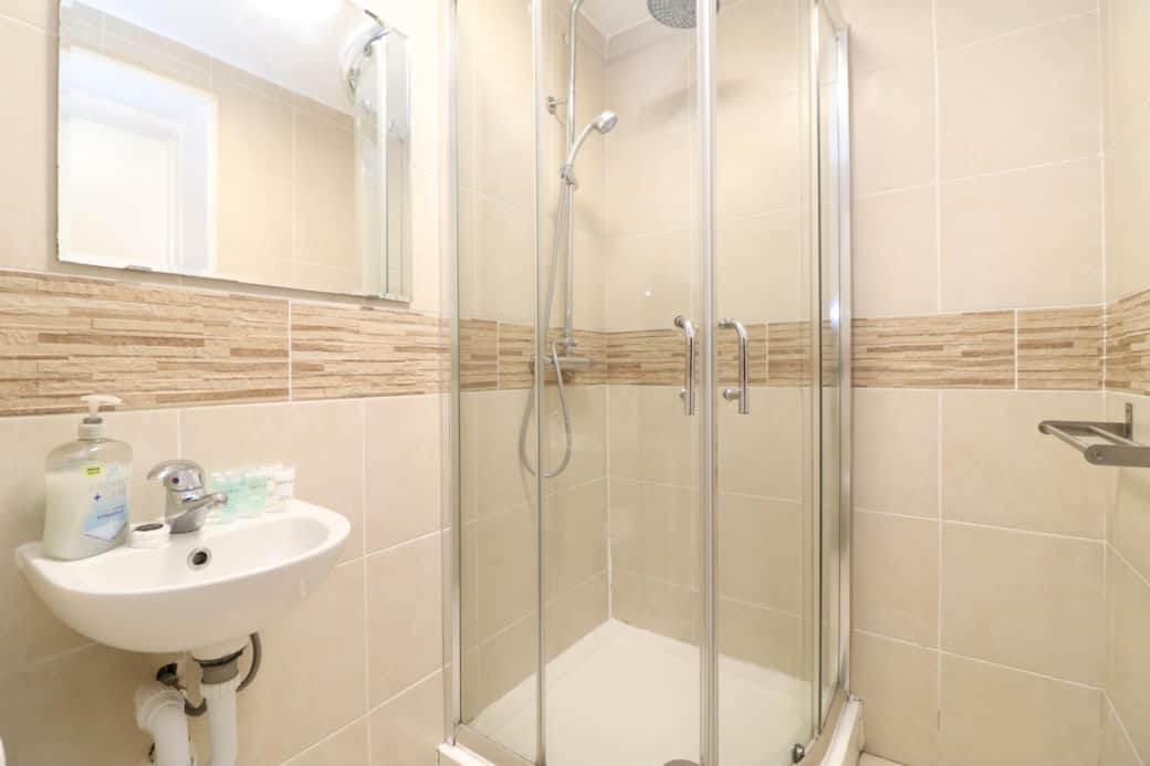 Room 12 shower Room 12 shower