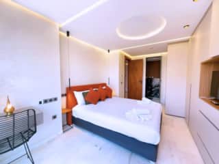 Appt de Luxe avec Terrasse, Piscine & Parking — photo 14