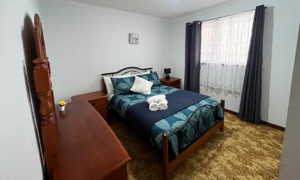 Third bedroom at Smugglers Cove Holiday Accomodation Esperance