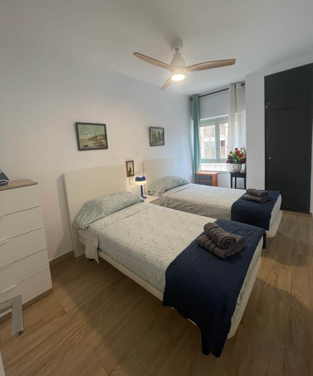 Bedroom single beds 1