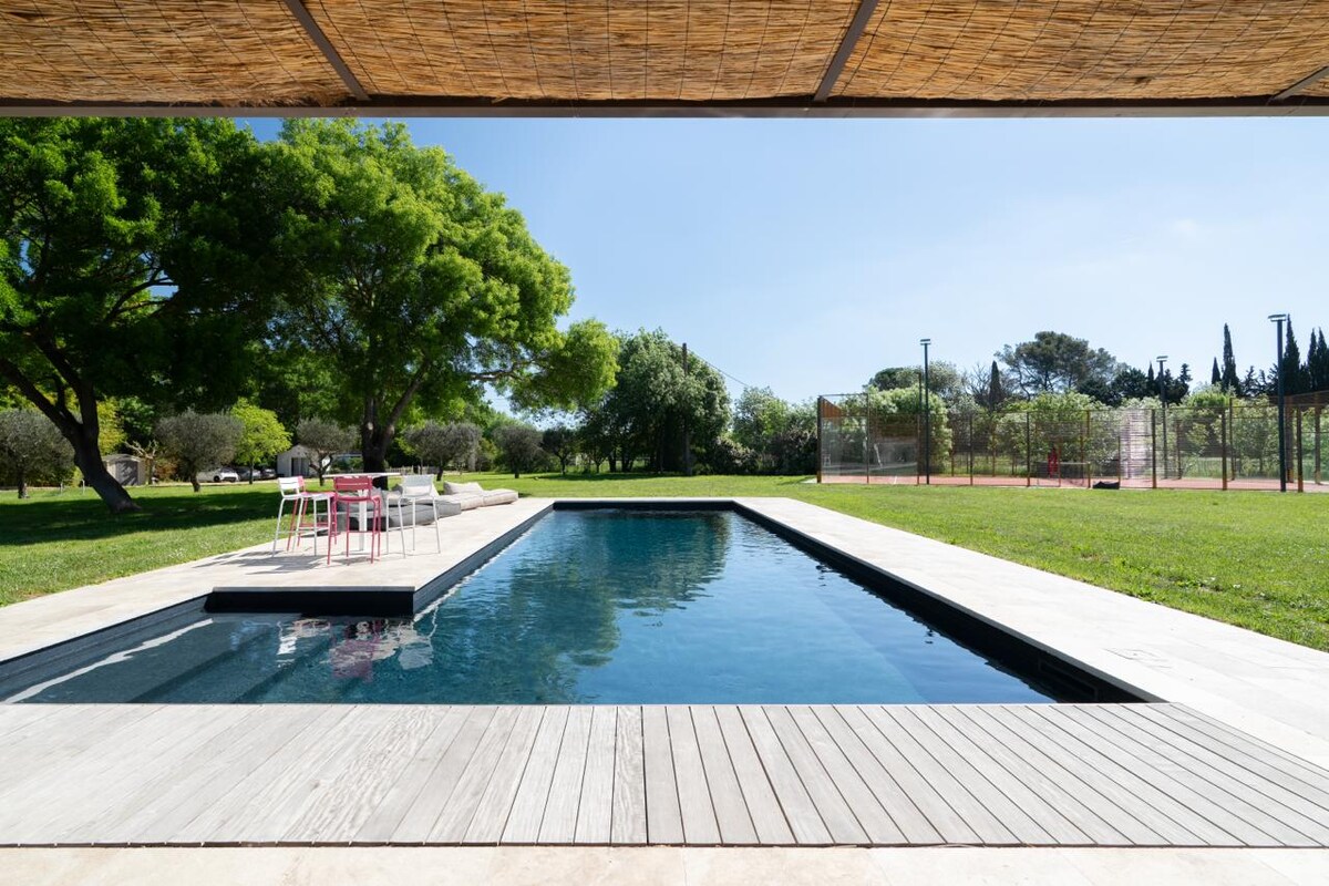 Provençal farmhouse & padel court swimming pool AC