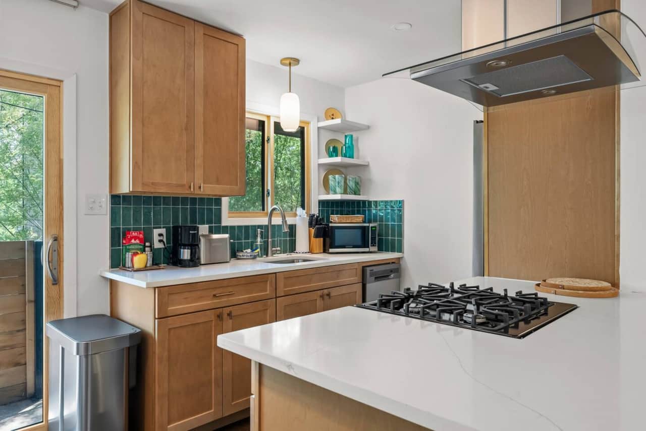 Full kitchen equipped with everything you need during your stay.