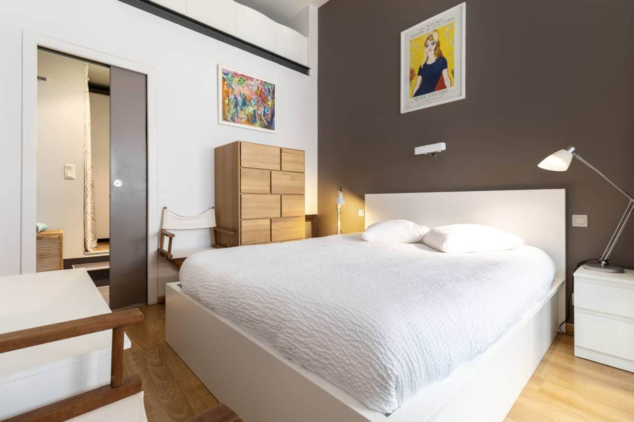 Chambre principale avec accès direct à sa salle de bain