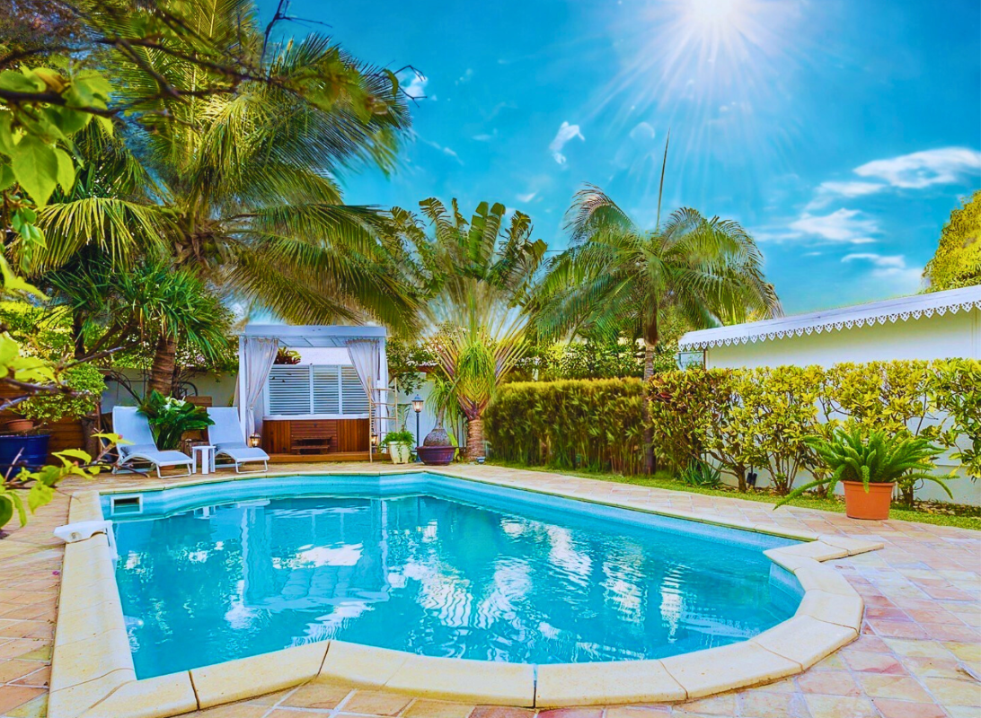 Location saisonnière piscine jacuzzi privatif Etang Salé les Bains 974 ile de la Réunion