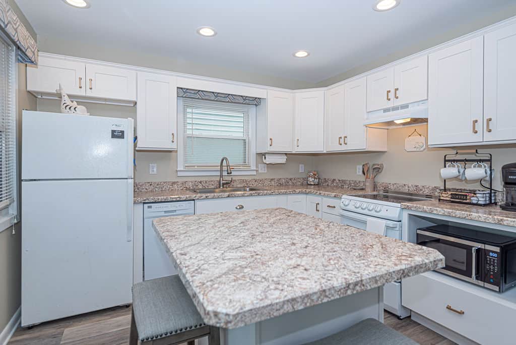 Full size refrigerator, dishwasher and oven