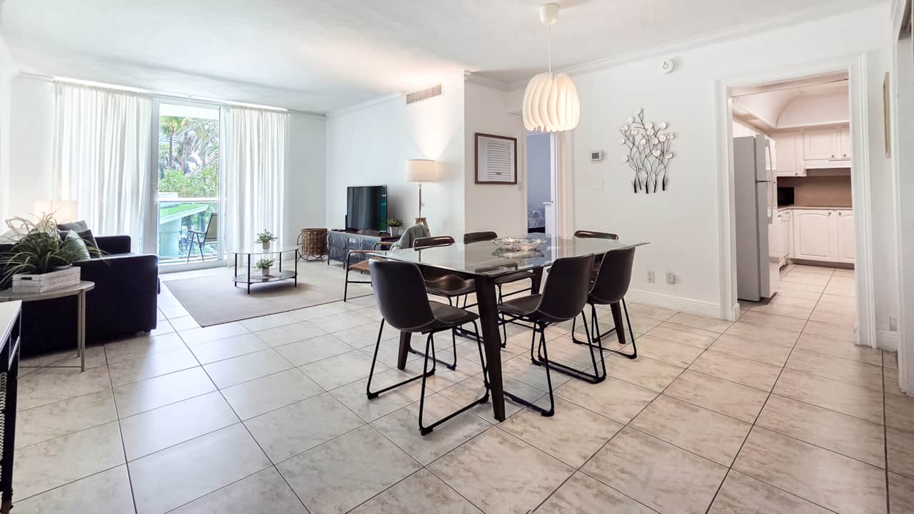 Comedor, sala de estar y cocina