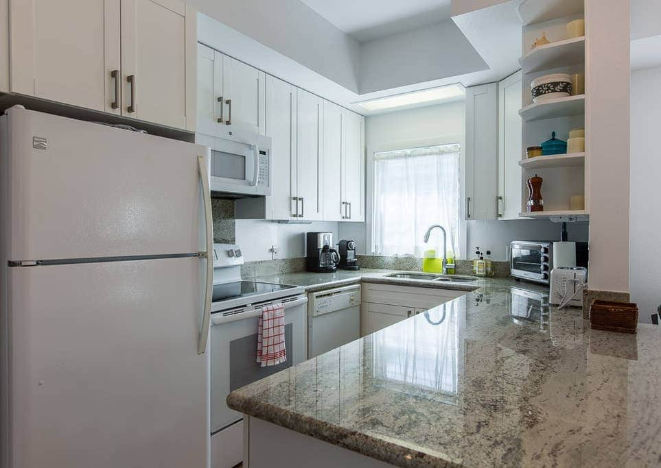 Nani's Cottage- Kitchen