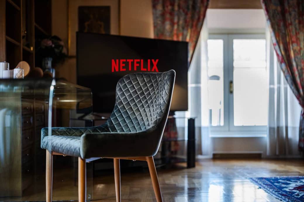 Lavora comodamente alla scrivania, con una vista sulla città e tutto il necessario per concentrarti in un ambiente silenzioso e ben illuminato.