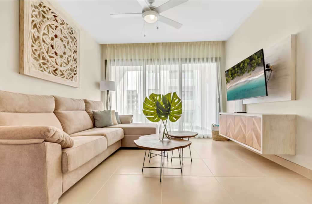 Beach Suite Living Room (2)