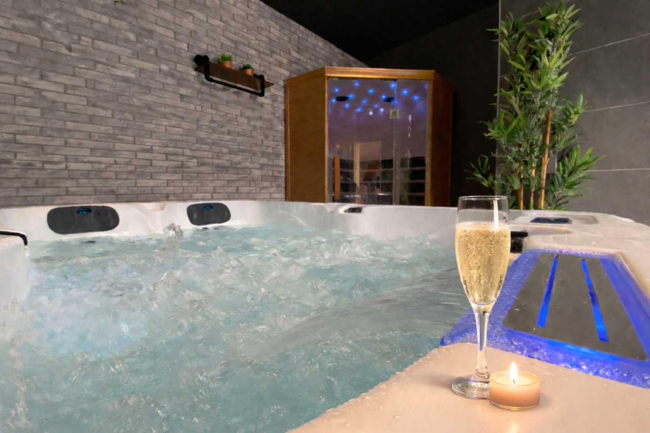 Espace privatif avec spa et sauna
