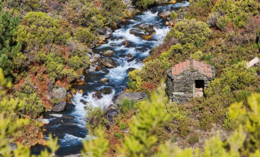 3 trilhos incríveis a não perder na Serra da Aboboreira