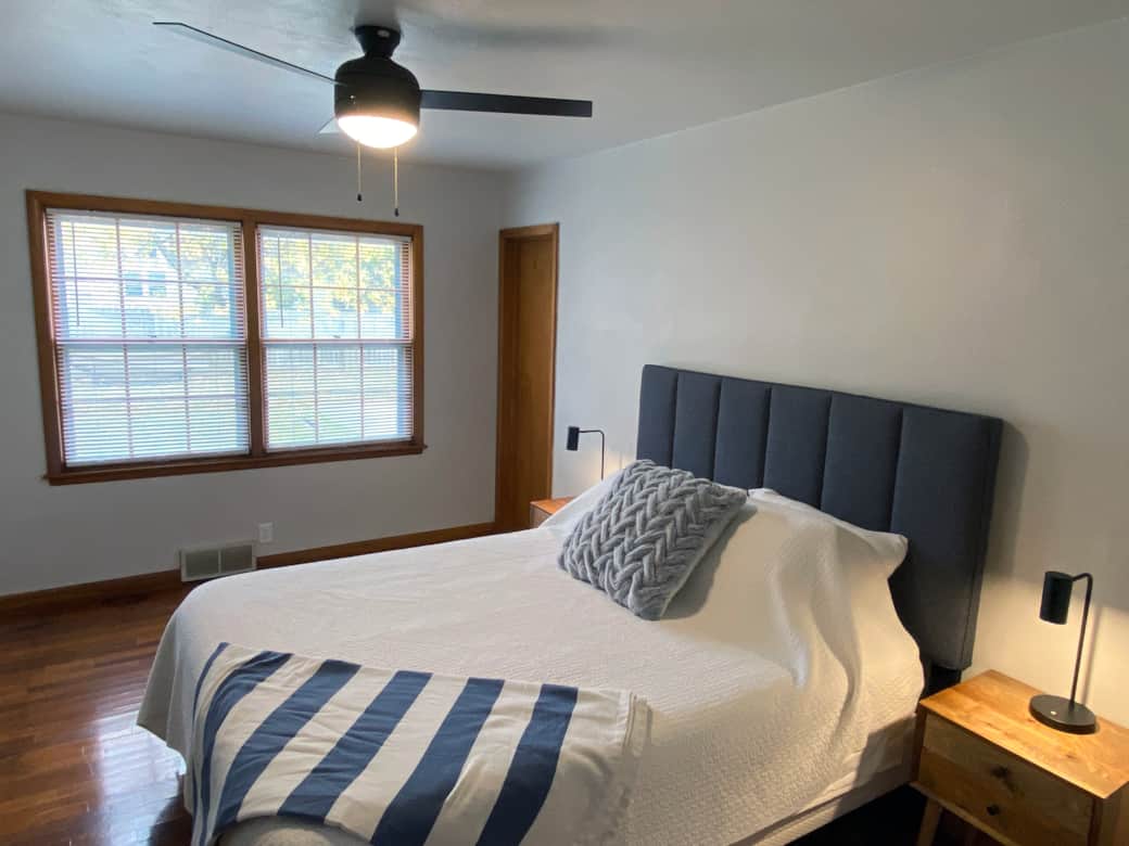 Queen bed with ensuite 