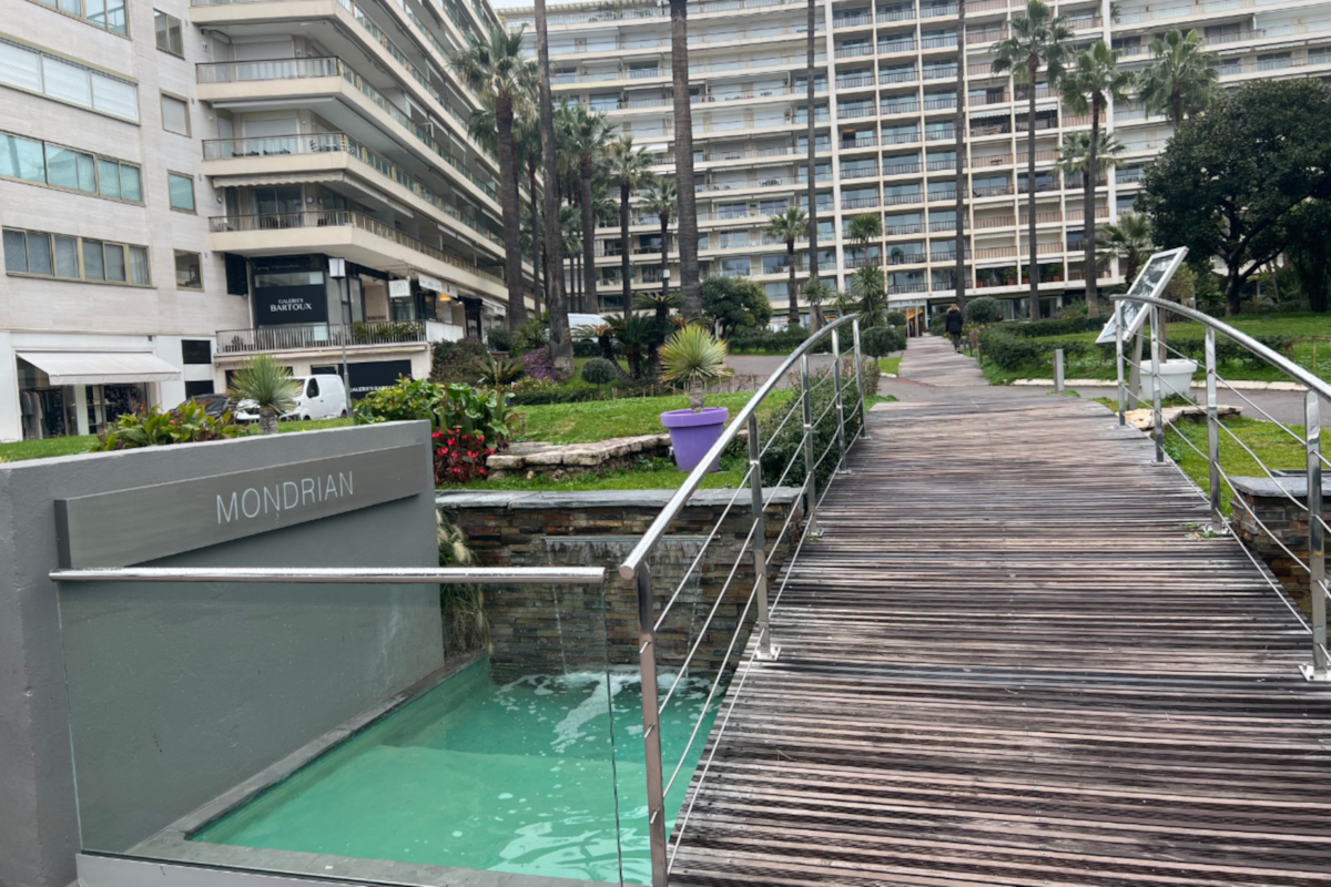 Decorative bridge — main entrance