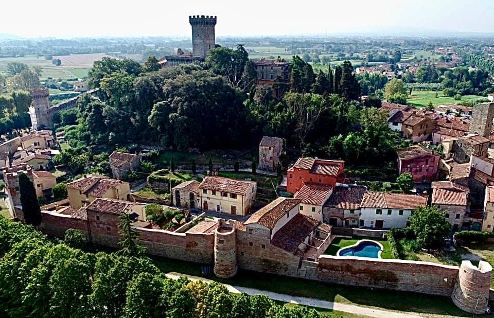 Aerial view of Il Fortino with pool