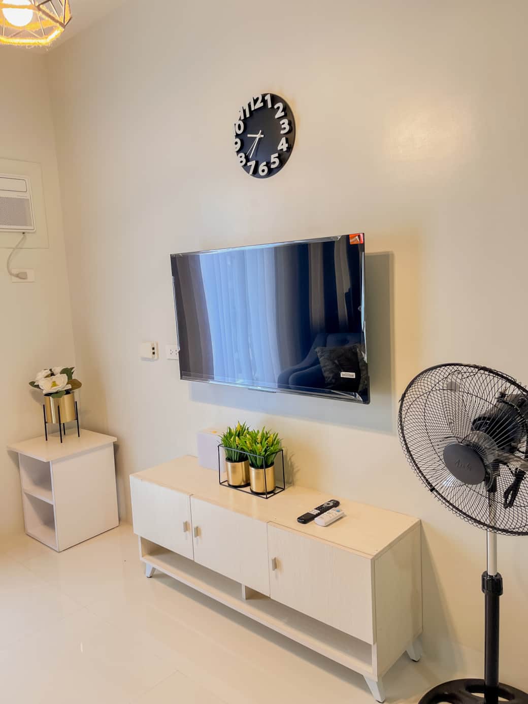 flatscreen Smart TV