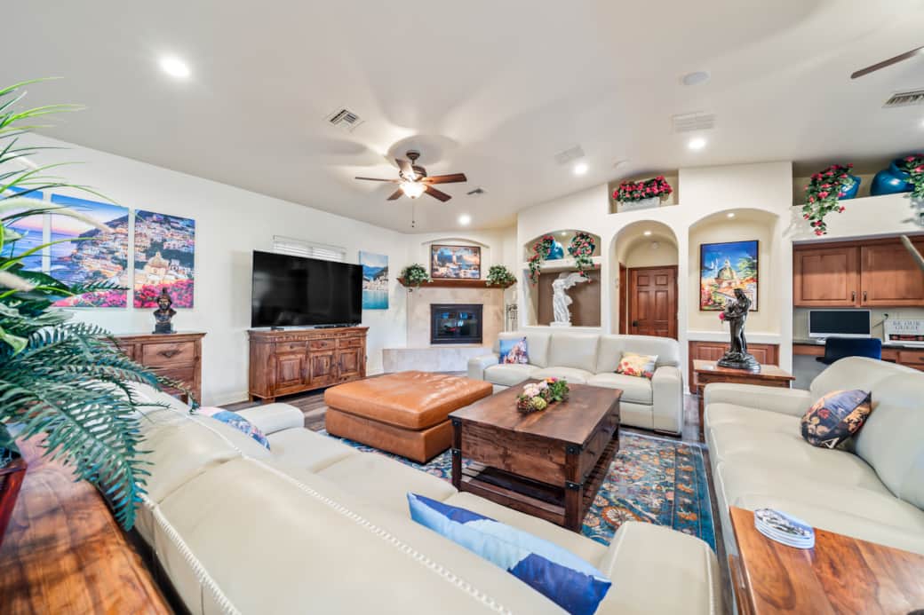 04 1 FamilyRoom1 9