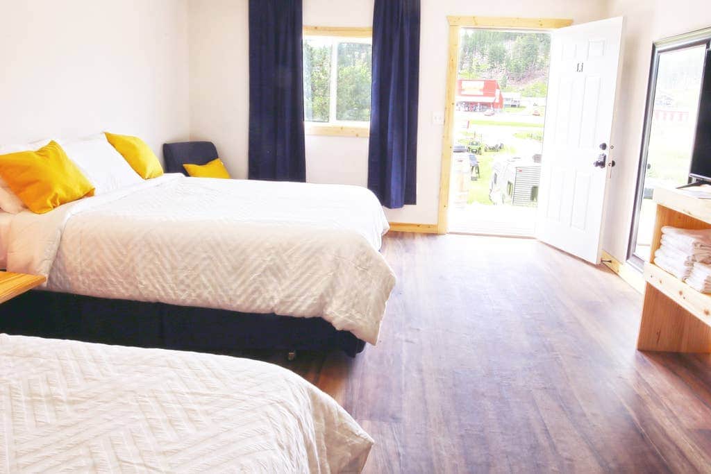 Two queen beds