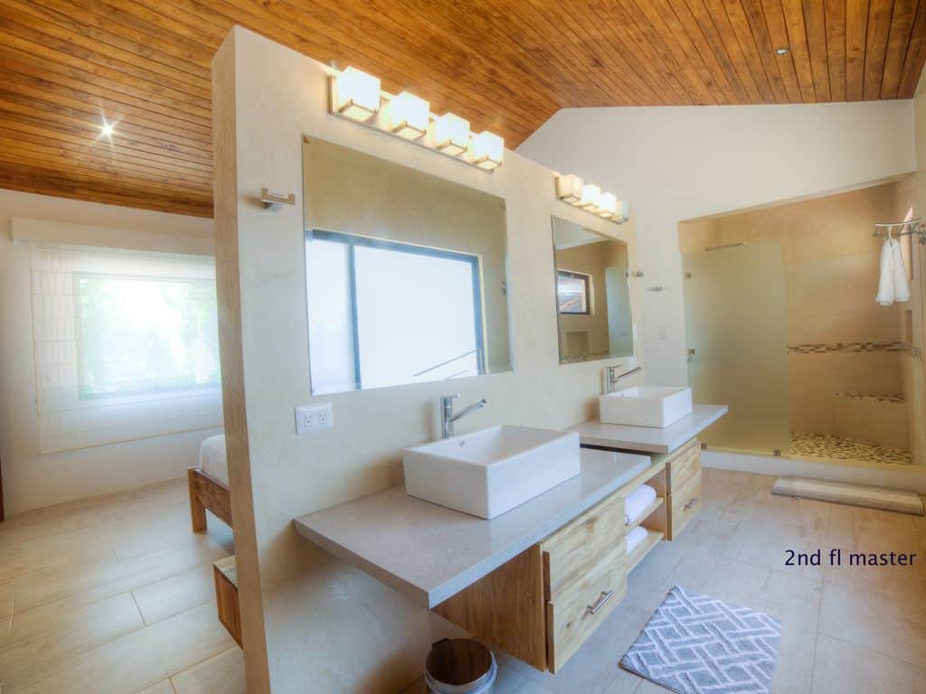 Upstairs Master Bath Upstairs Master Bath