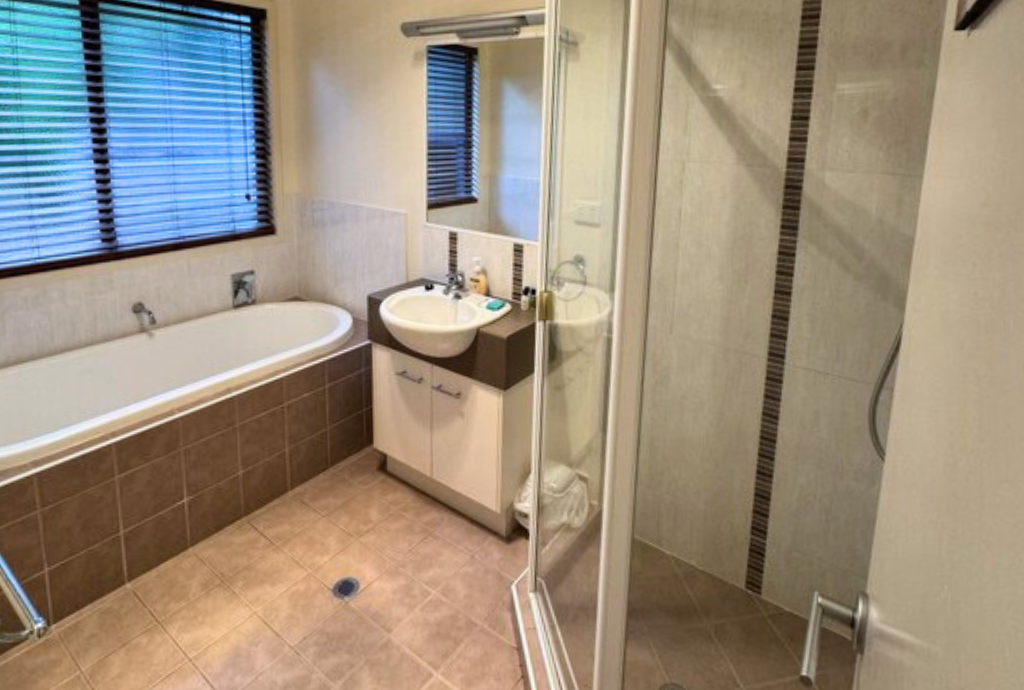 Main bathroom