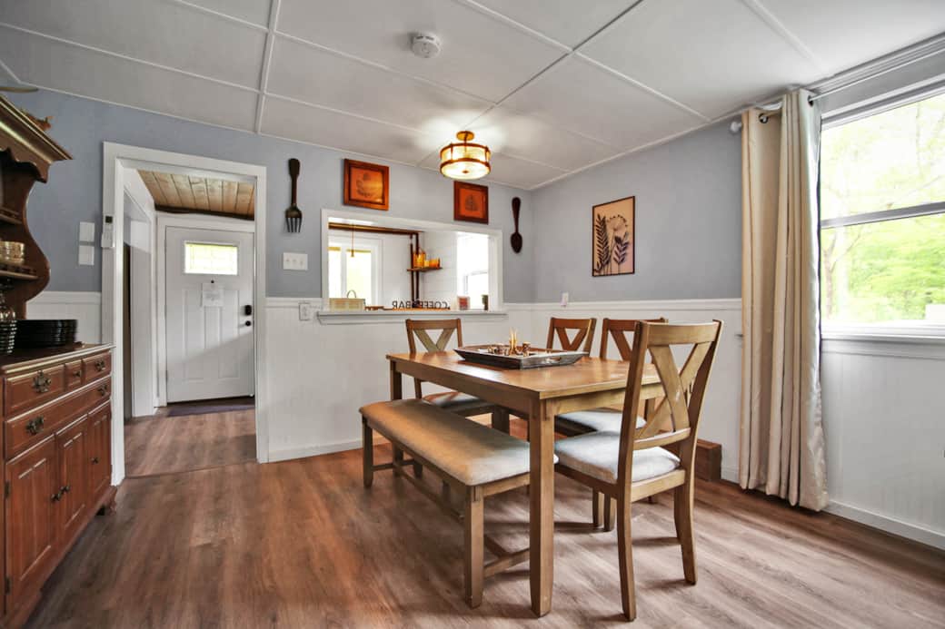 AC, Wifi, SmartTV, Washer/Dryer, linens/towels provided