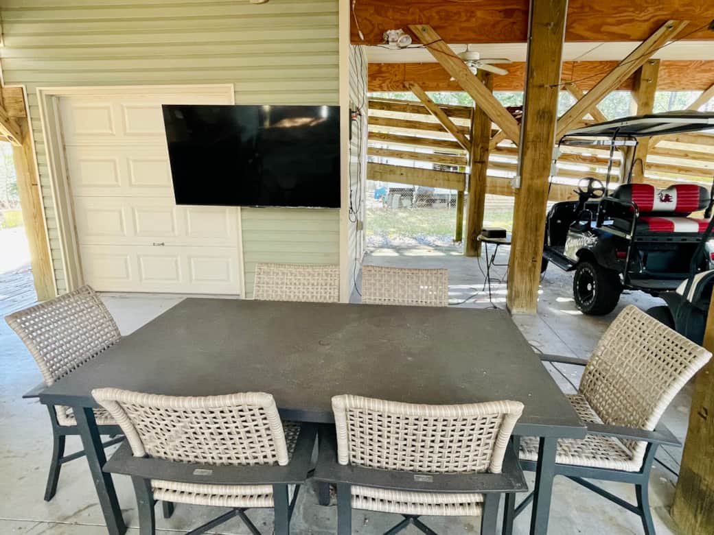 Outdoor dining area Outdoor dining area