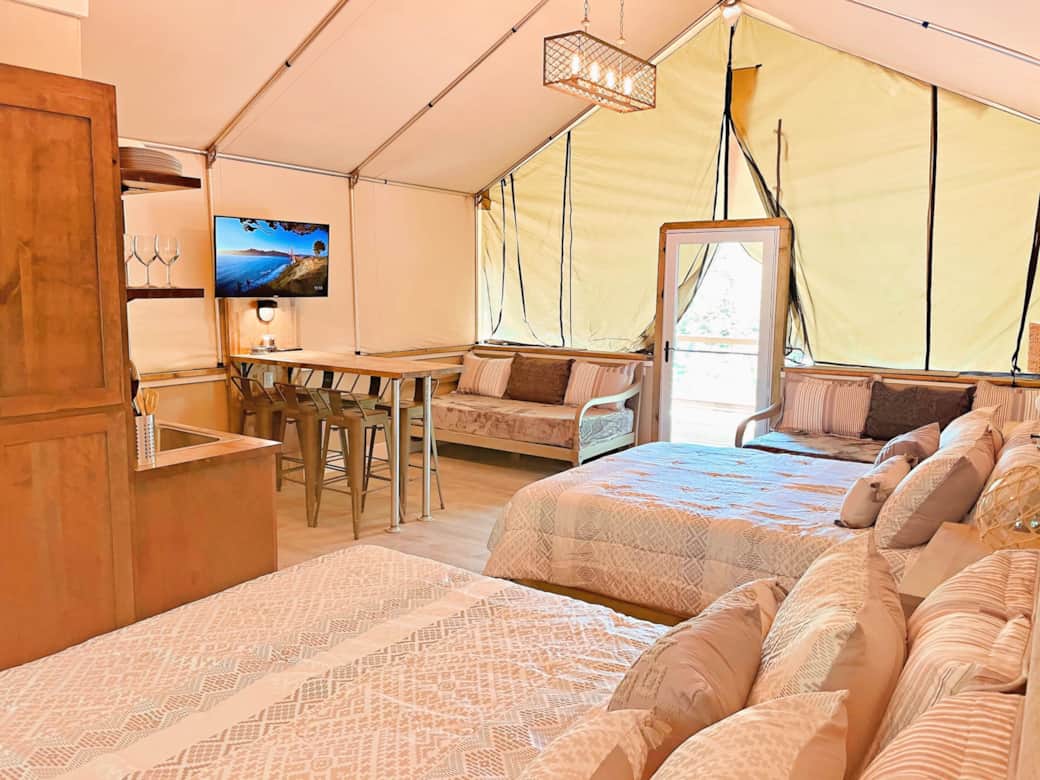 Open or close the back of the cabin! Open or close the back of the cabin!