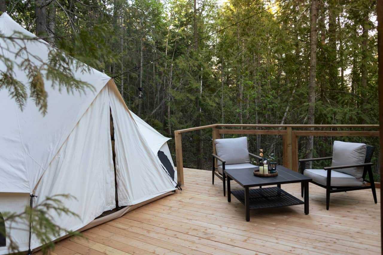 Kula’s Private Deck Surrounded by Peaceful Forest