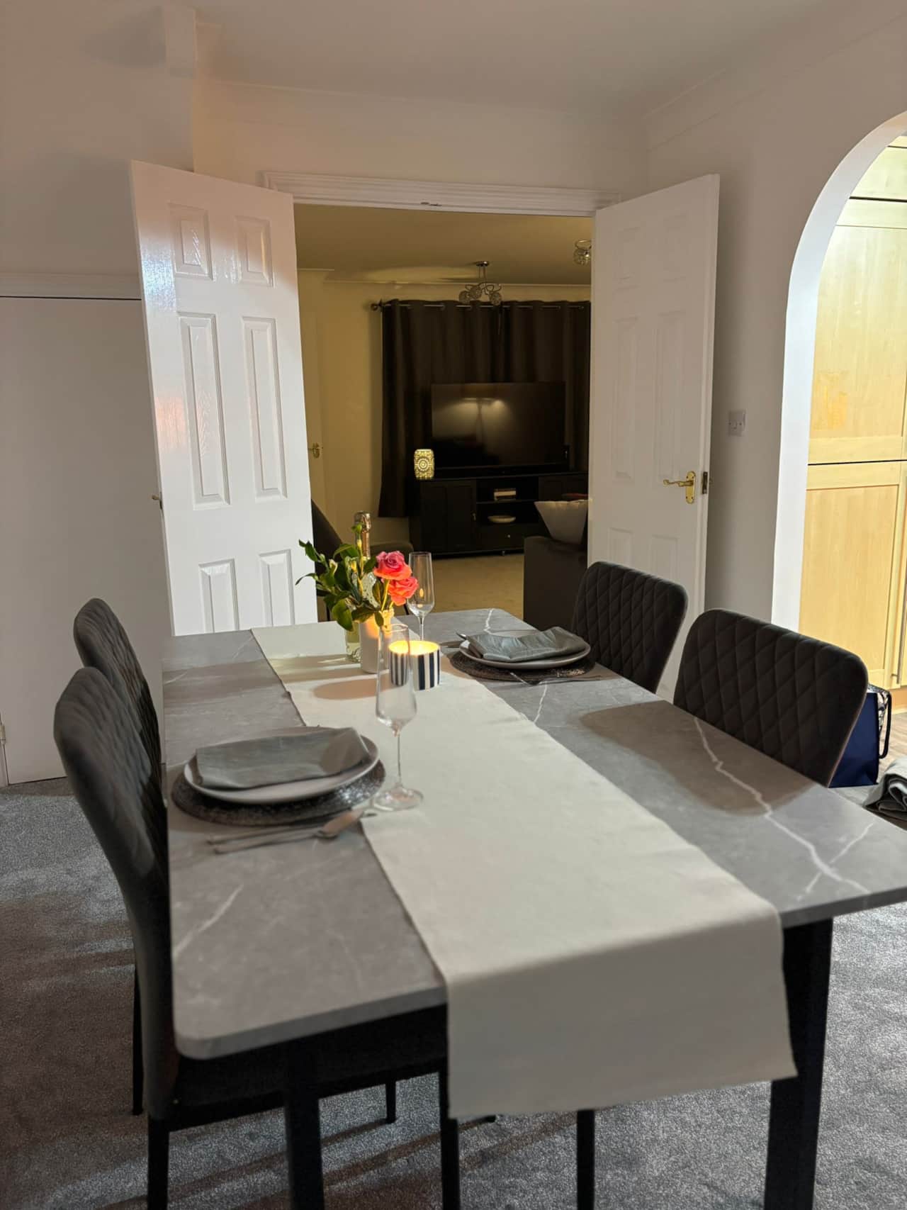 Dinning Room to Lounge