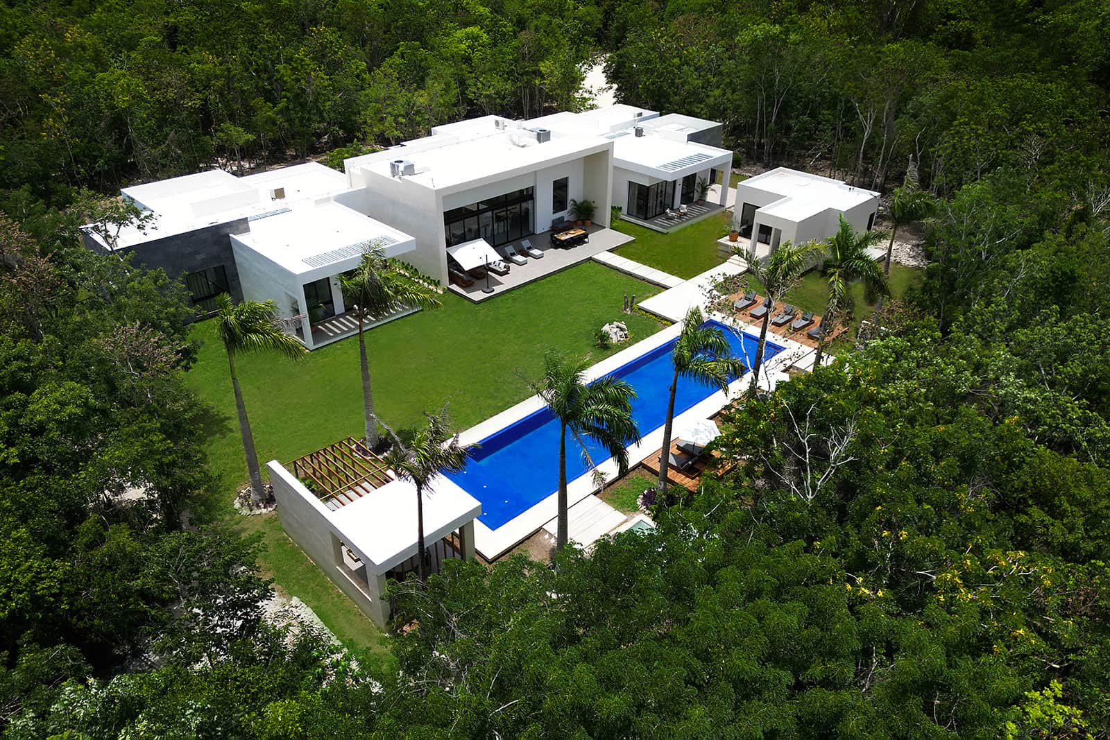 Luxury in Nature- pickleball, large Pool & Beach steps away — Quintana Roo — vacation rental