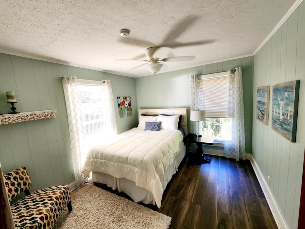 Queen bedroom