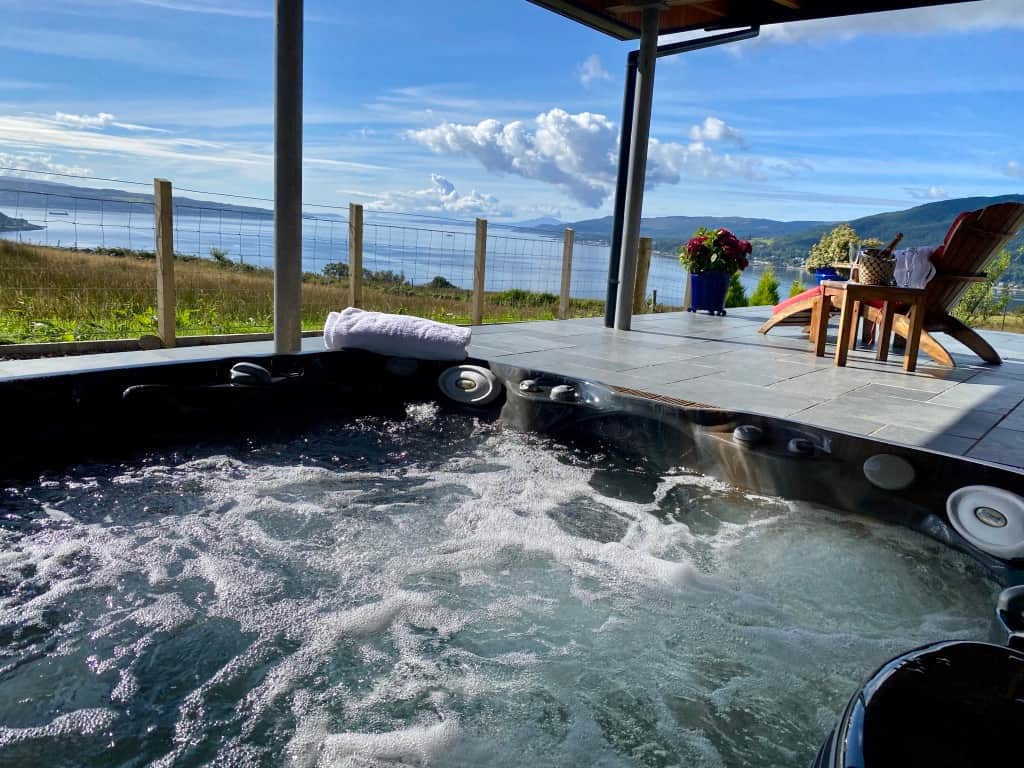 Jacuzzi hot tub