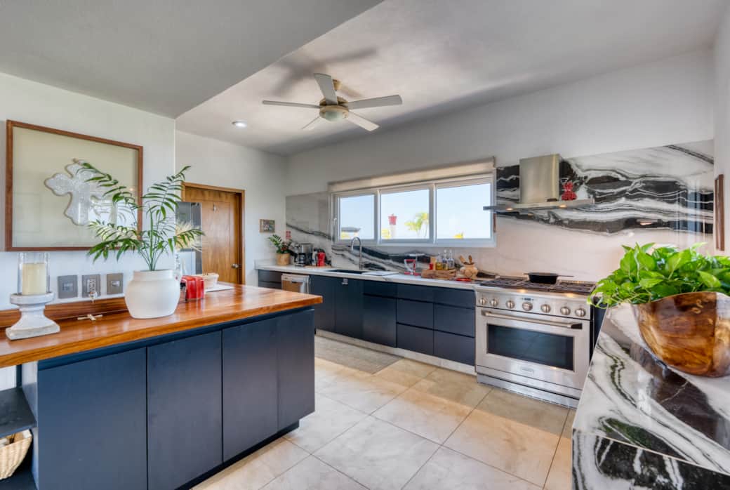 Fully equipped kitchen with luxury appliances